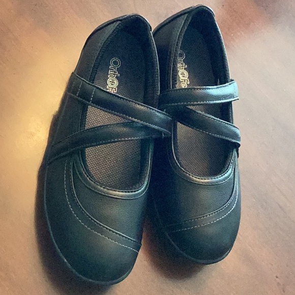 OrthoFeet black Celina Velcro close shoes, size 6.5 wide toe-box. - Picture 1 of 7